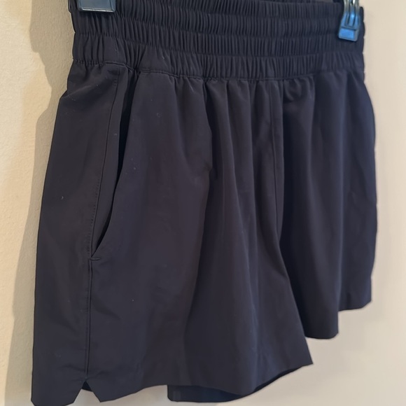 Athleta Weekender High Rise 3" Run Short - Picture 3 of 8